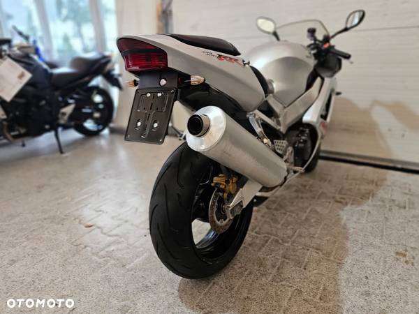 Honda CBR - 24