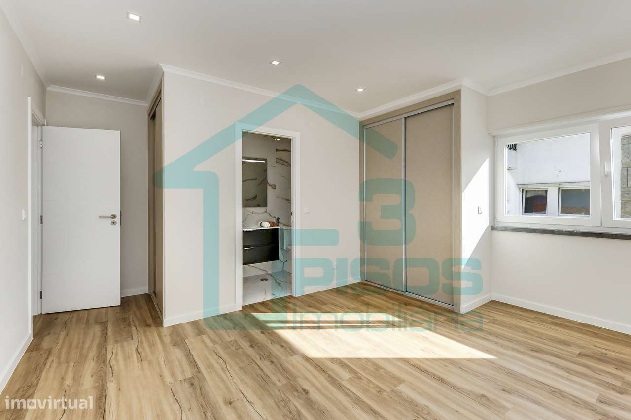 Moradia T4 isolada com terraço, jardim - Caxias - Oeiras-13