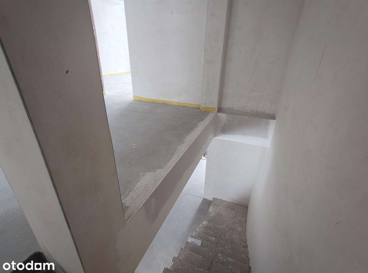 Szeregówka w świetnej lokalizacji-8