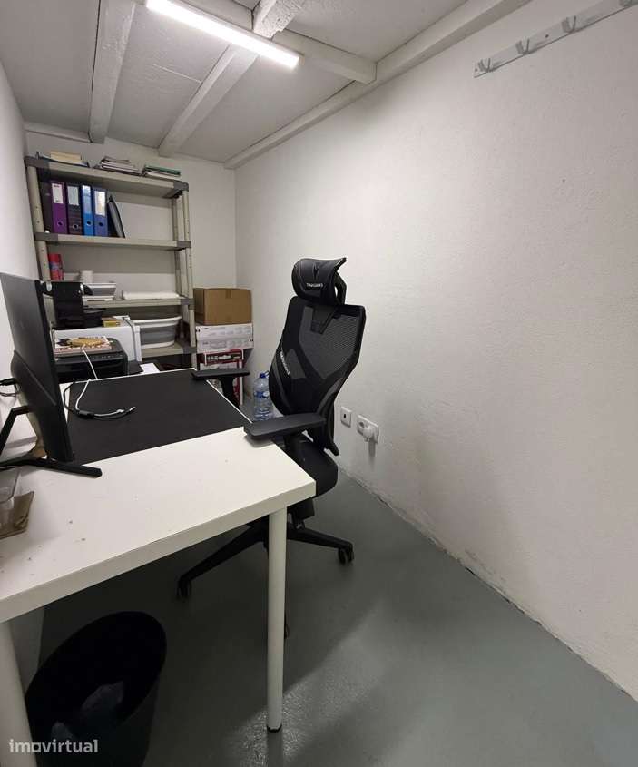 Trespasse de Lavandaria Self Service e Engomadoria - Amial (Porto)-6