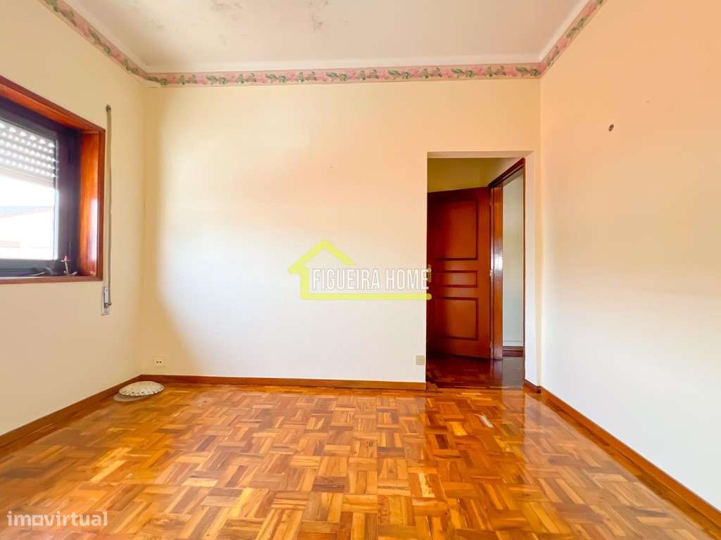 Andar de moradia com 4 quartos, garagem e anexo-24