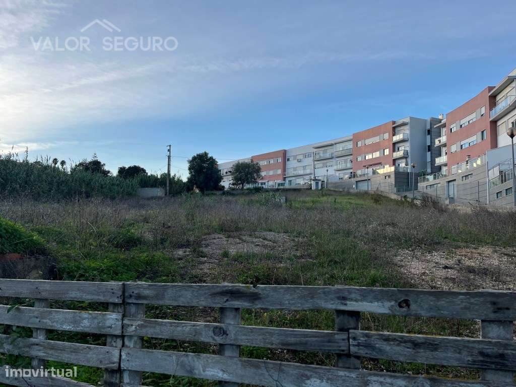 Terreno urbano para construção de 2 prédios em Arcena-6