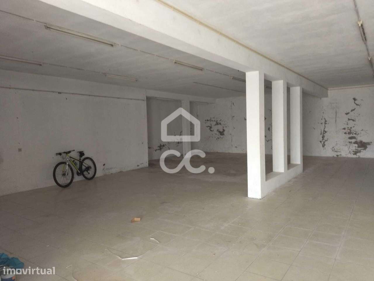 Armazém em Candoso Santiago - Guimarães - Grande imagem: 2/4