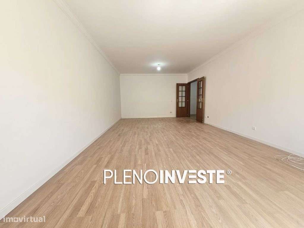 T3 de excelentes áreas com parqueamento no Barreiro-16