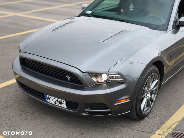 Ford Mustang 5.0 V8 GT - 14