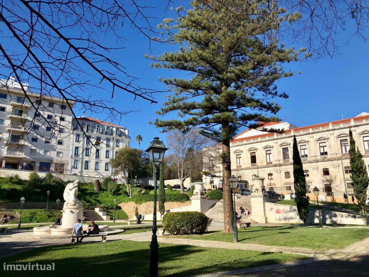 Apartamento com 1 quartos - localizado em São Bento Lisbon - Grande imagem: 4/9