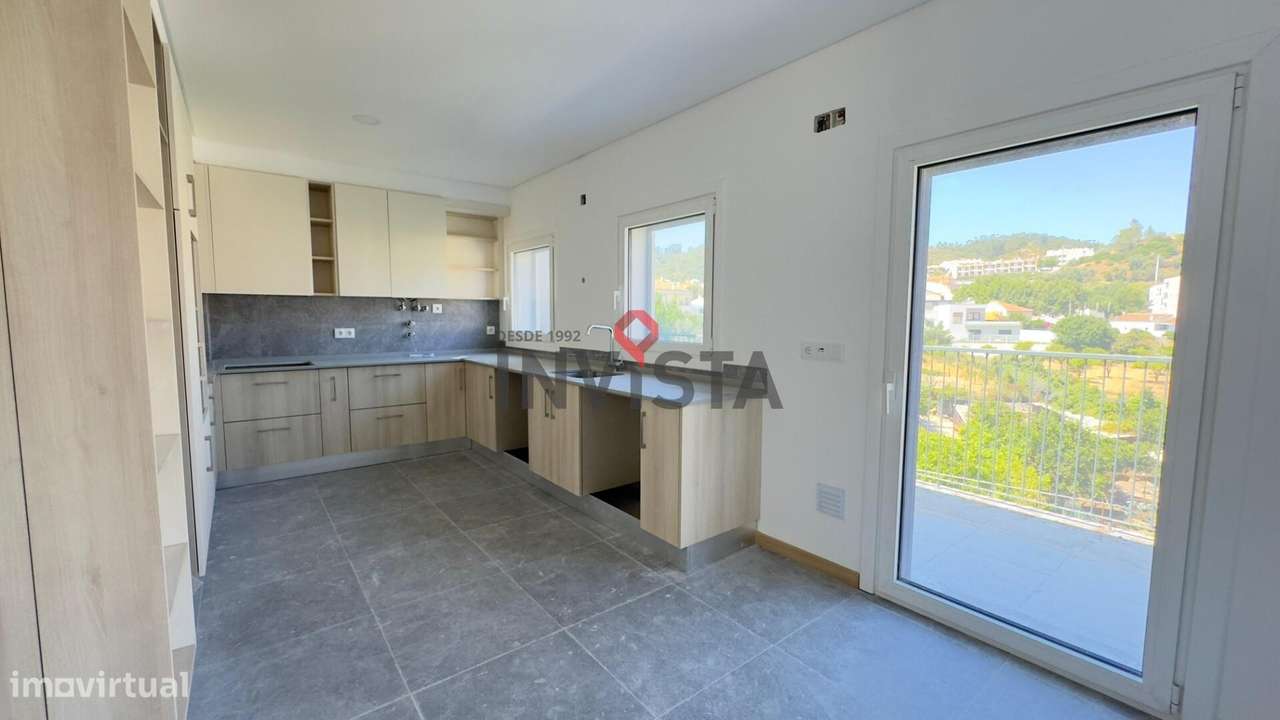 Apartamento T3 no Centro da Castanheira do Ribatejo - Grande imagem: 1/21