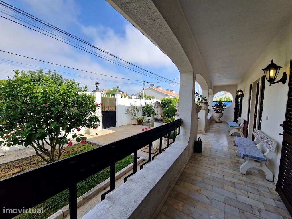 Moradia isolada como nova em Fernão Ferro-43