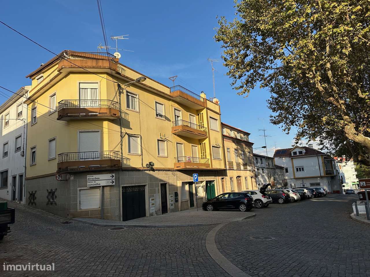 Apartamento T3+2, com 3 casas de banho e garagem-23