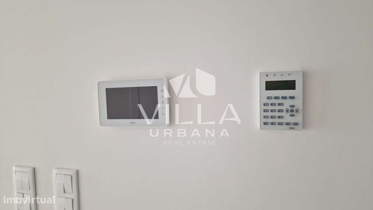 Moradia T3+1 no Centro da Charneca da Caparica-24