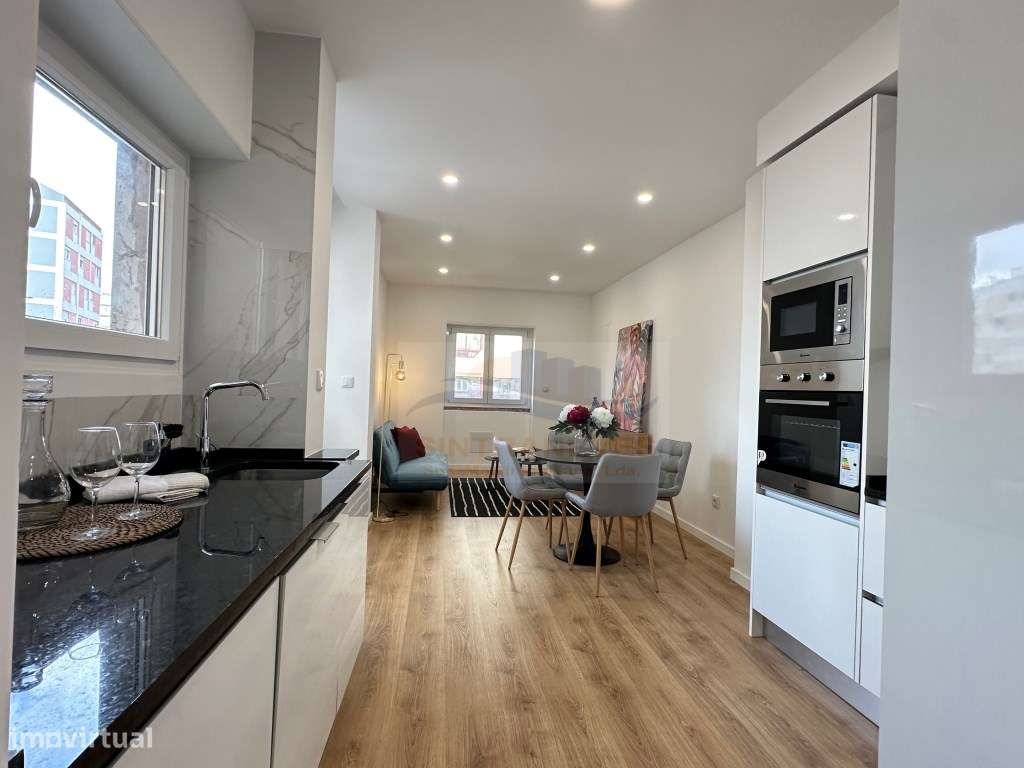 T3 Totalmente Remodelado em rua principal de Benfica - Grande imagem: 5/45