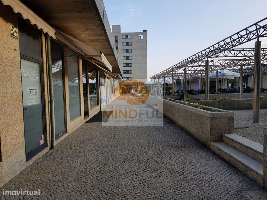 Para Investidores! Venda de Loja Renovada Arrendada por 10 anos, r/...-17