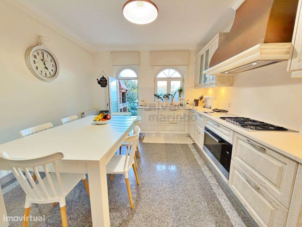 Moradia V5 com terreno com 2075m2, vista de mar-20