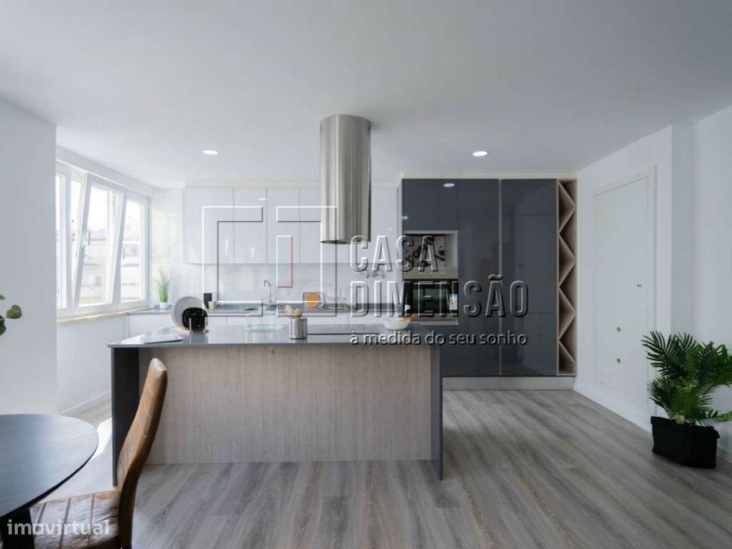 Apartamento de tipologia T3 com varanda, mobilado e equipado em Ben...-19