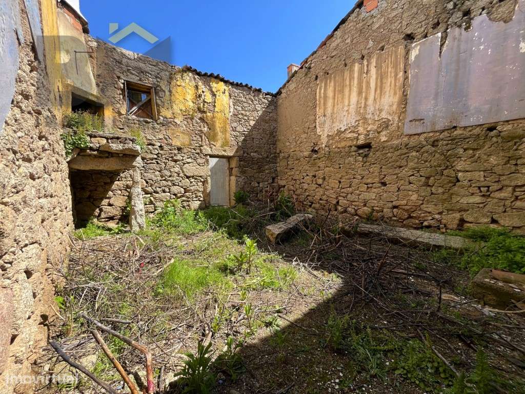 Casa tradicional para recuperar em Tinalhas - Castelo Branco - Grande imagem: 5/13