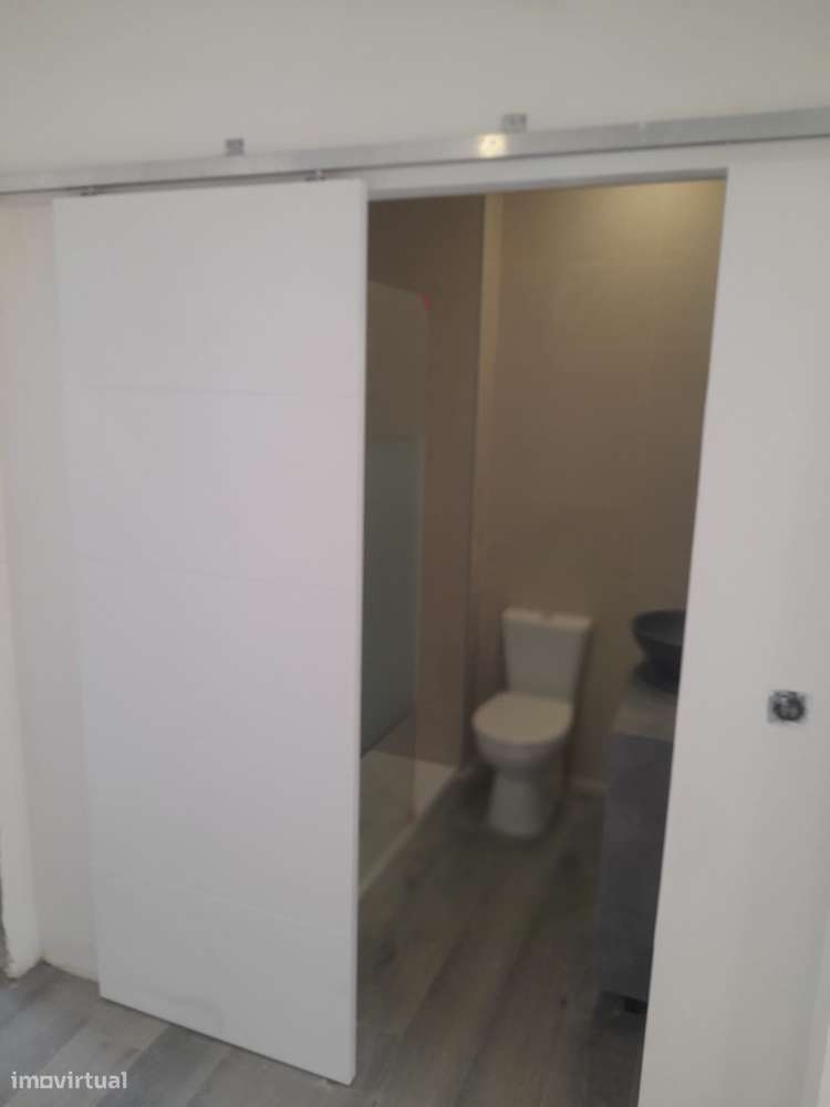 Apartamento T2 com varanda na Baixa da Banheira-33