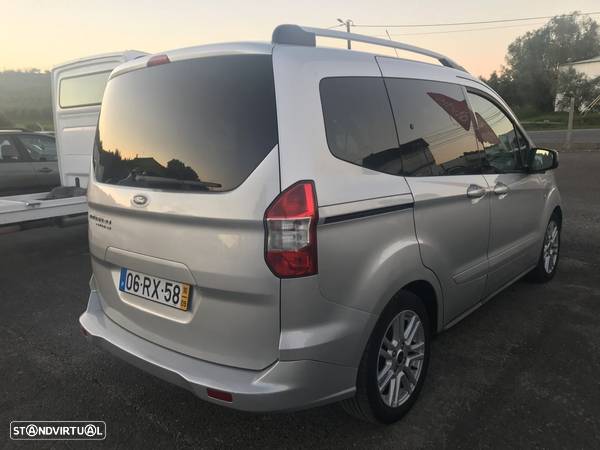 Ford Tourneo Courier 1.5 TDCi Ambiente - 2
