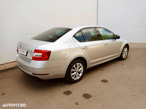 Skoda Octavia 1.6 TDI Style - 11