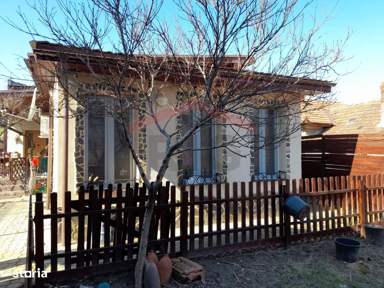 OPORTUNITATE!!! Casa de vanzare in zona Centrala - Imagine principală: 2/14