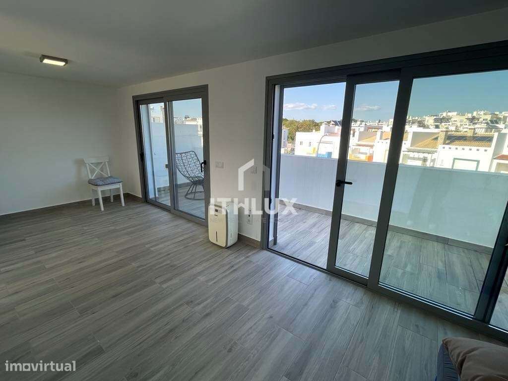 Excepcional Moradia Contemporânea 3+2, em Tavira-29