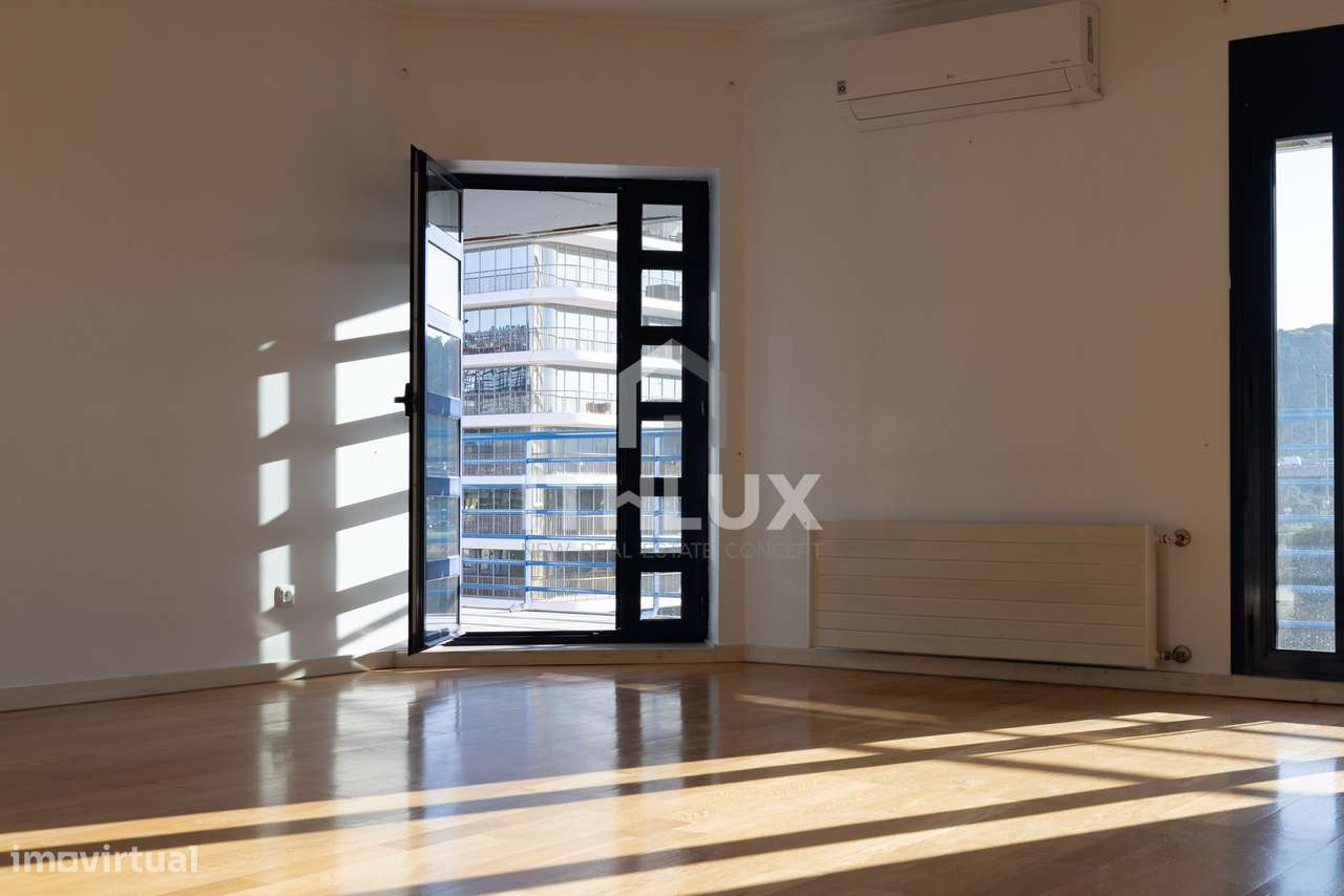 T3 Renovado nos Twin Towers – Campolide, Lisboa-21