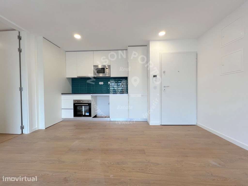 Apartamento T1 com Varanda em Condomínio Privado com Piscina e Giná... - Grande imagem: 2/27