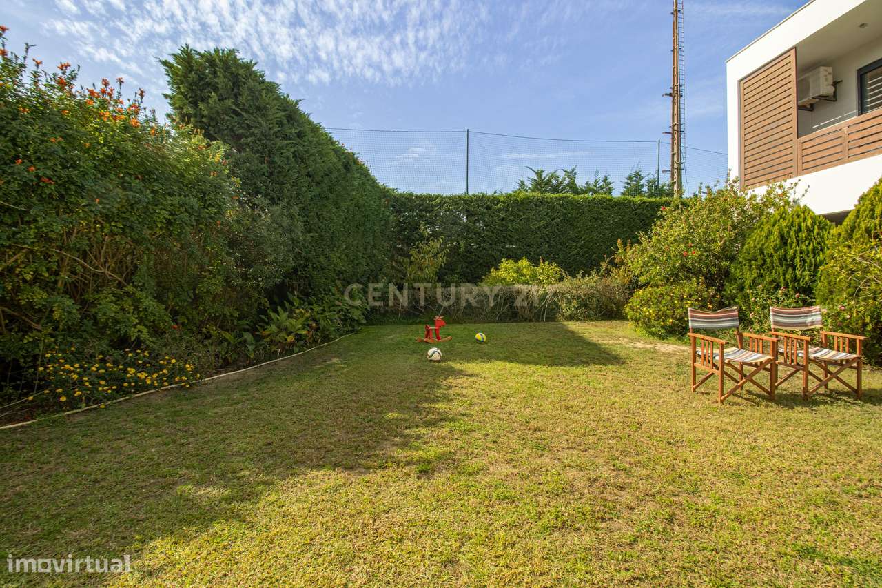 Moradia Isolada T4 291m2 em Lote de 1050 m2 em Mucifal, Colares, Sintr-31