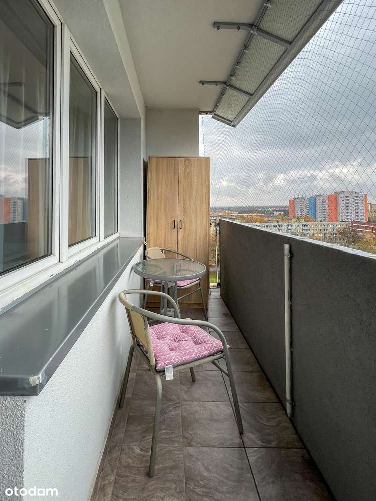 8. piętro z widokiem na panoramę miasta – 47,9 m², ul. Sikorskiego 7-12