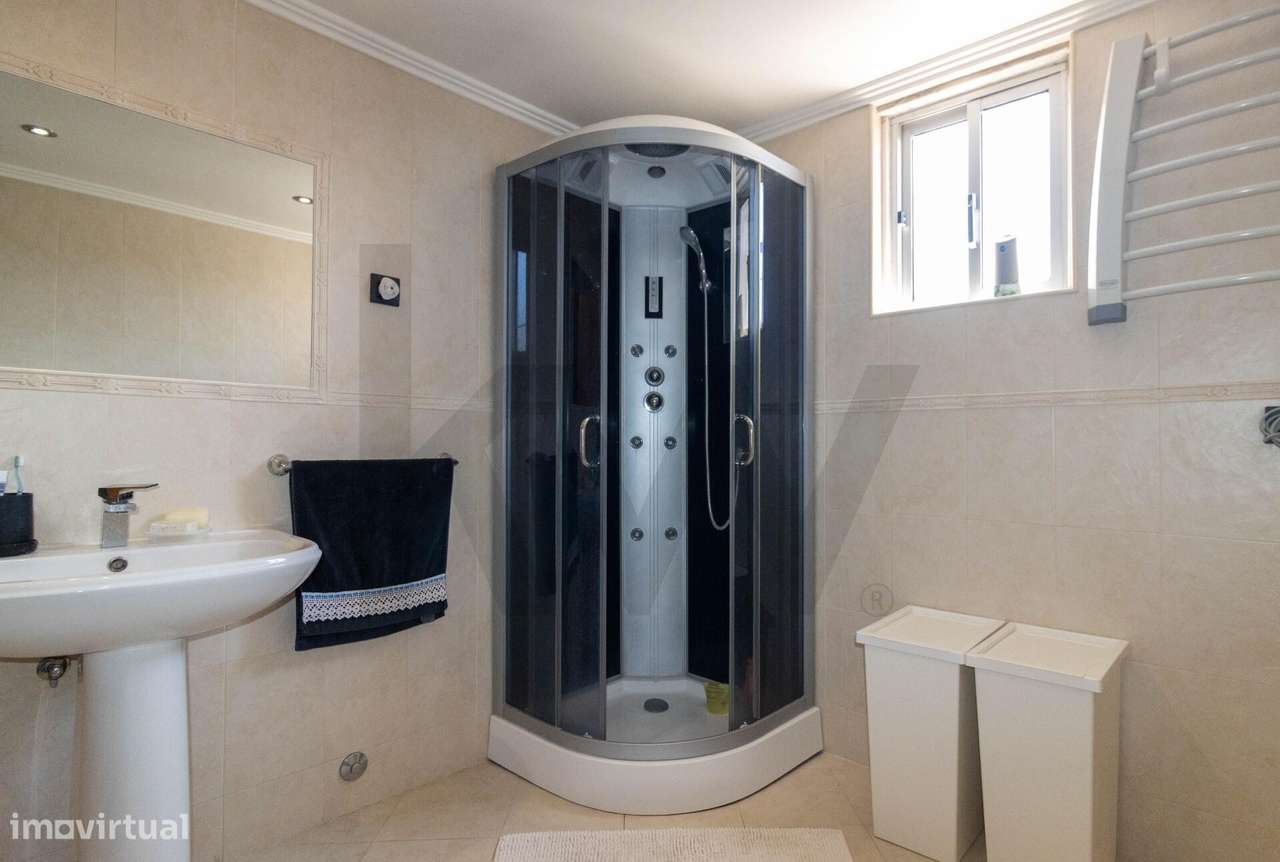 Moradia Isolada em Lote de 1.000 m2 a 20 min de Lisboa!-15