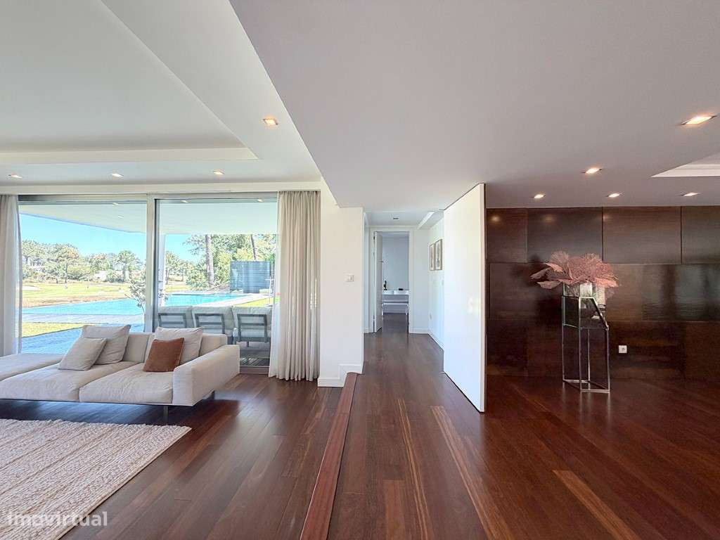 Moradia T6 na Quinta do Peru com vista para lago e campo de Golfe-24