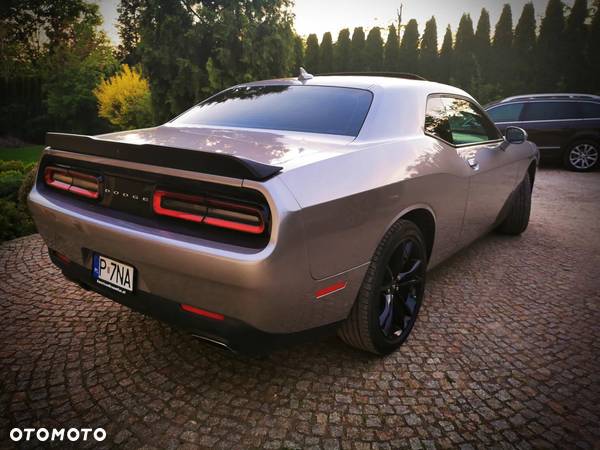 Dodge Challenger Automatik SXT Plus - 9