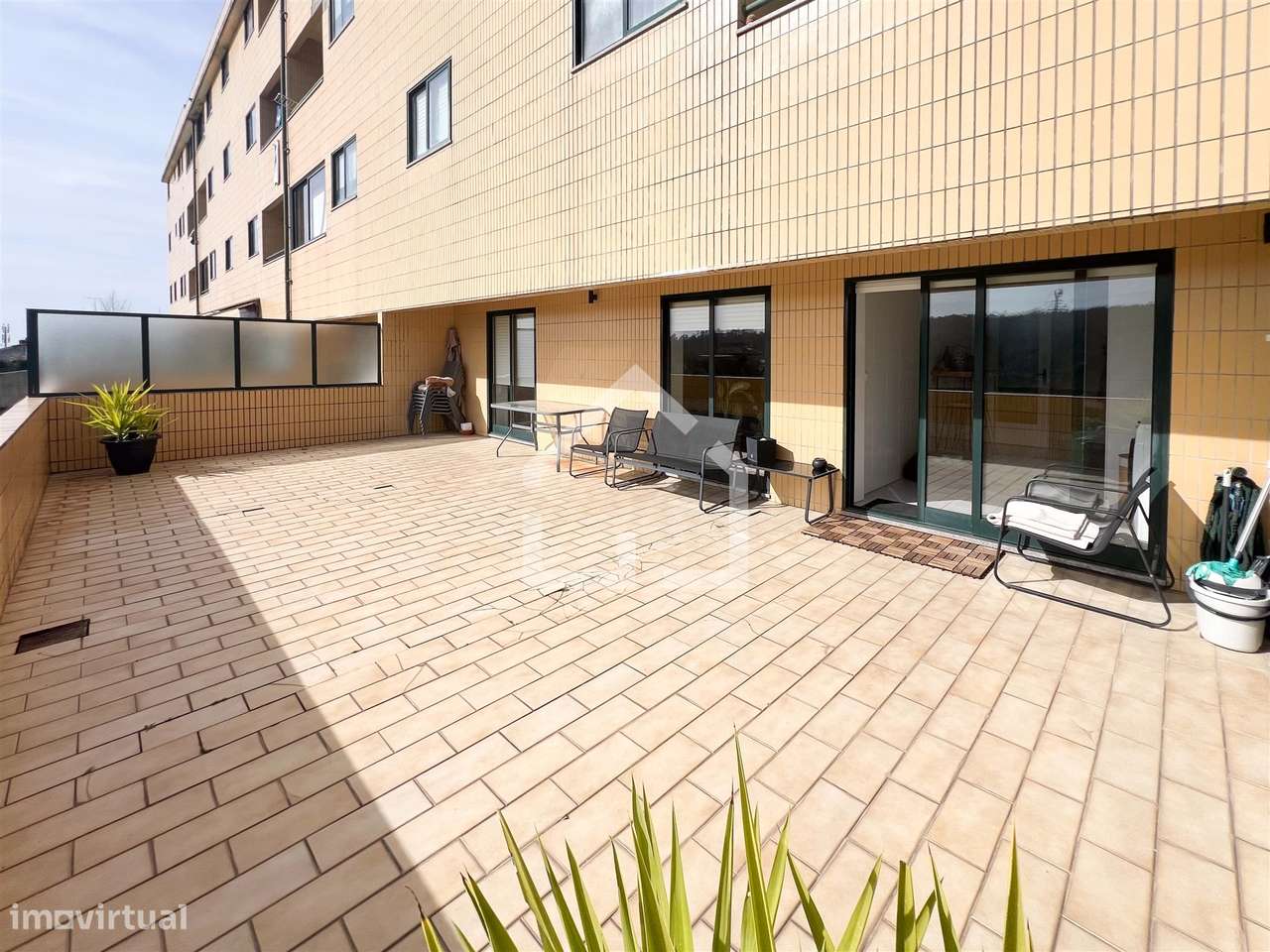 T2 com Terraço - Lamas