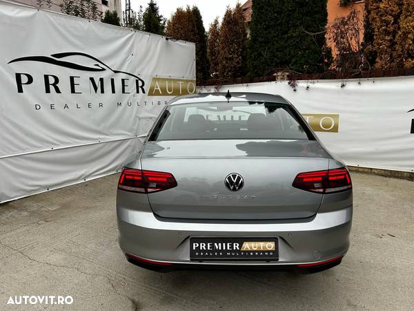 Volkswagen Passat 2.0 TDI DSG Comfortline - 11