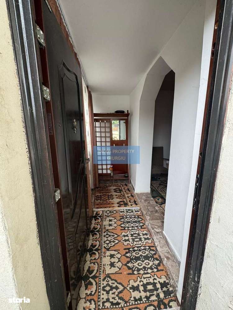 Casă cu garaj – str. Mărășești - Imagine principală: 3/13