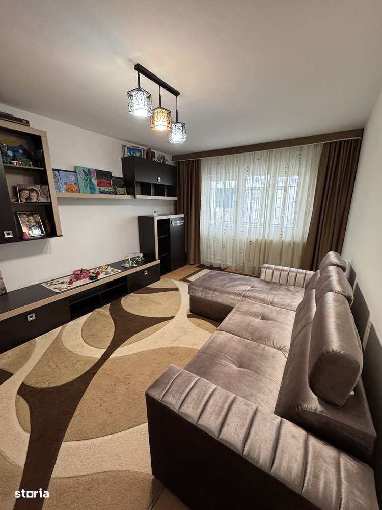 Vand apartament 3 camere decomandat-0