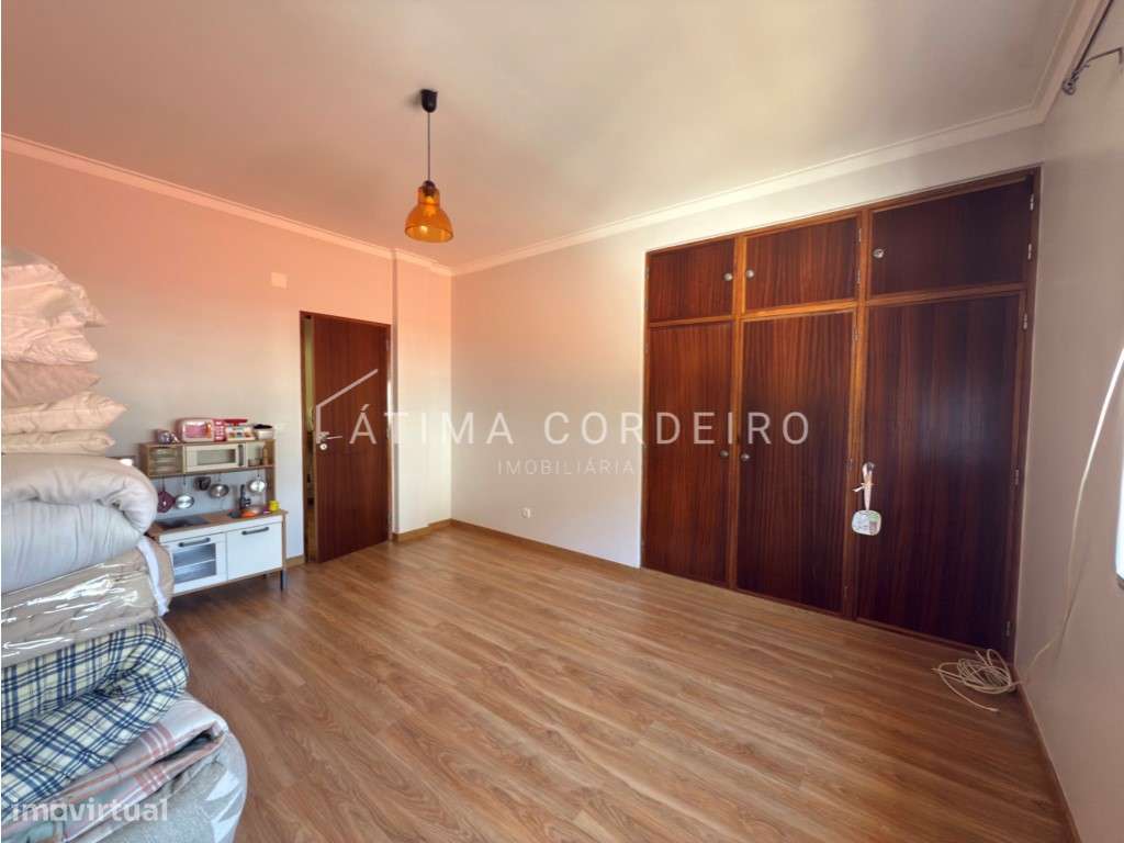 Moradia Isolada T5 em Lote de 375m² Excelente Estado - Sobreda-16