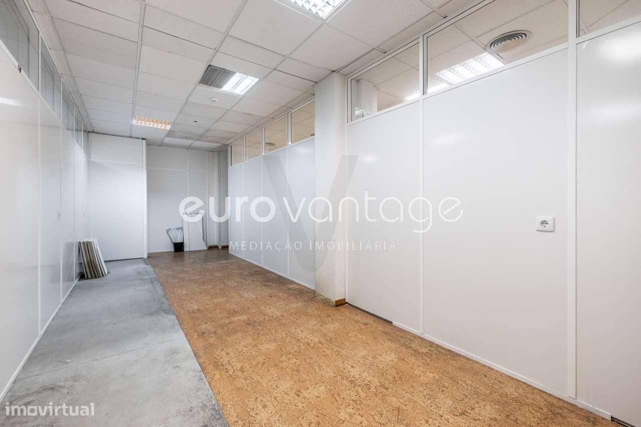 Espaço Comercial / Armazém com 700 m² a 5 minutos de Leiria-39