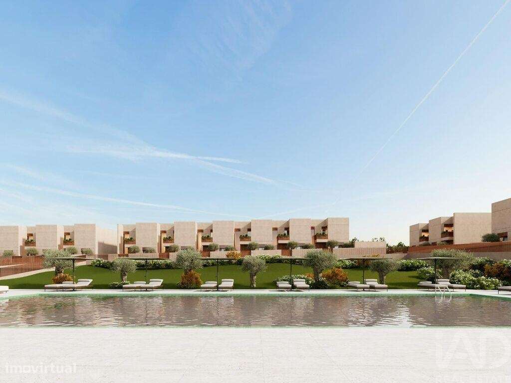 Casa / Villa T3 em Castêlo Da Maia de 325,00 m2 - Grande imagem: 4/8