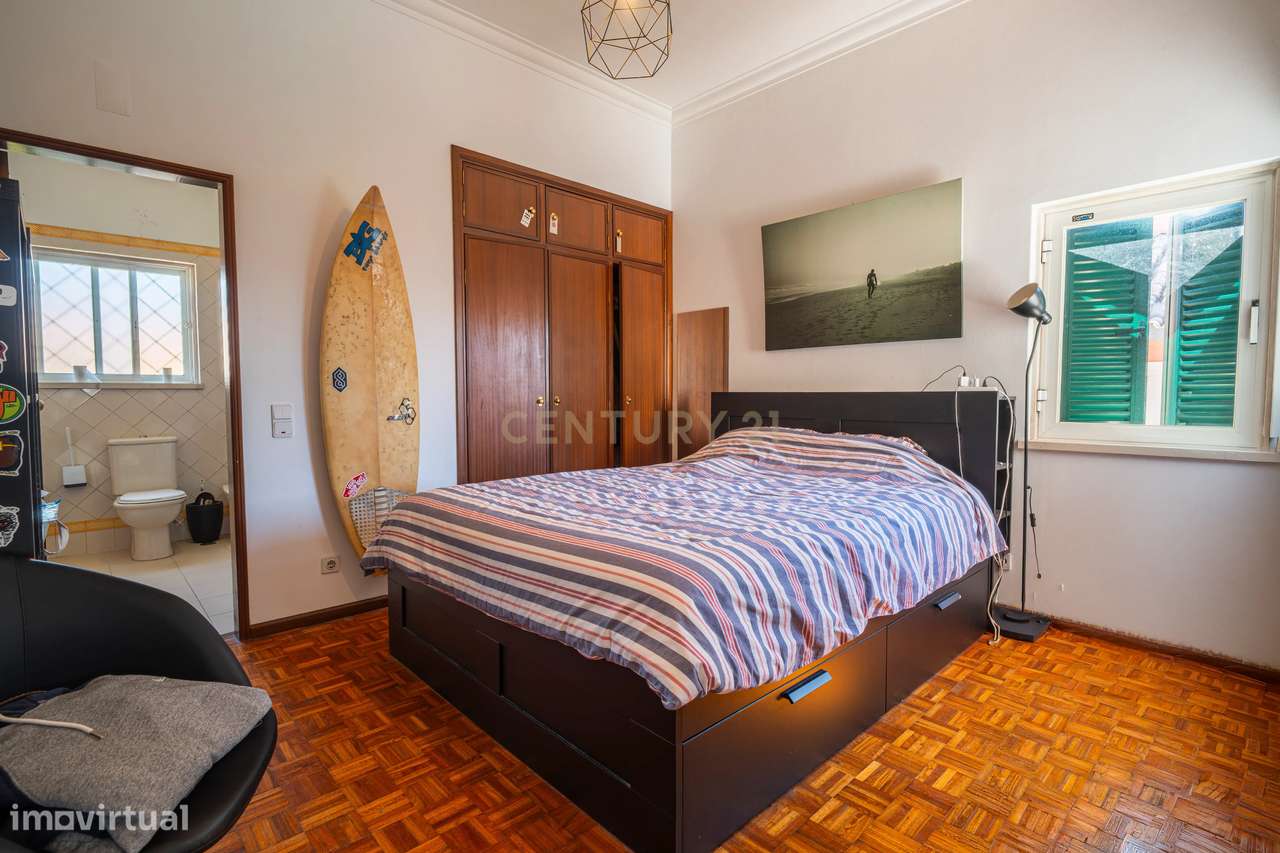 Espetacular Moradia em Cascais com Jardim e Piscina-11