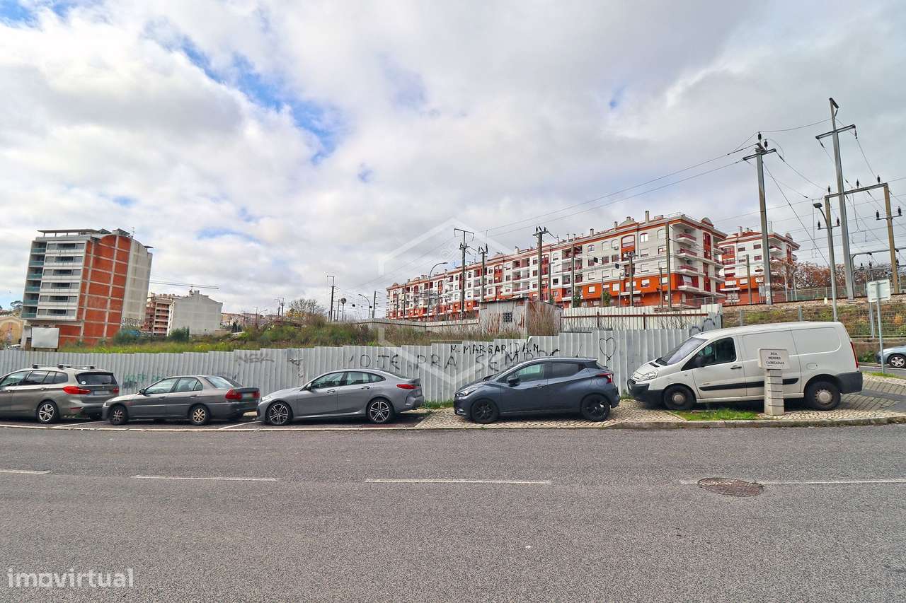 Terreno para constr. de prédio na urb. Villa Park, Amadora-10