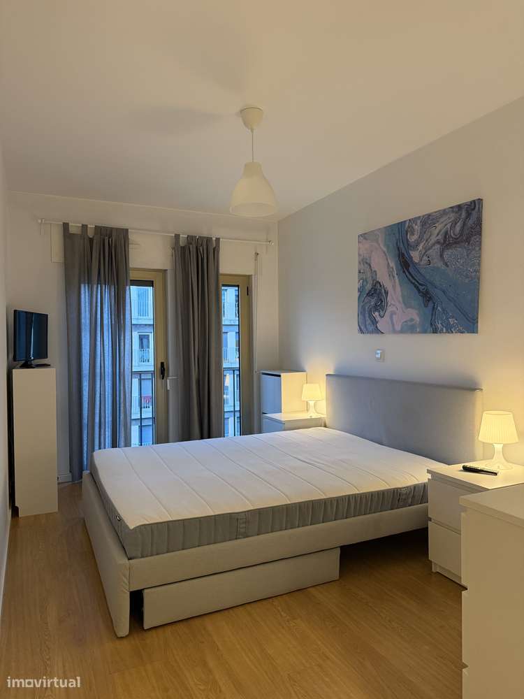 Belíssimo T1 mobilado com garagem em Entrecampos (Avenidas Novas) - Grande imagem: 5/14