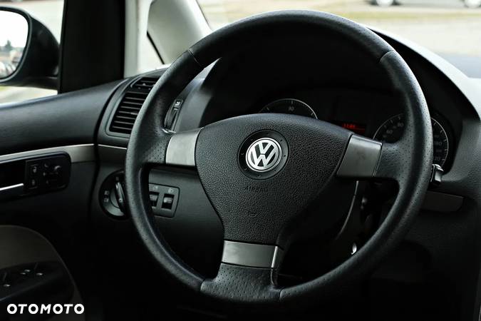 Volkswagen Touran 2.0 TDI DPF Cross - 22