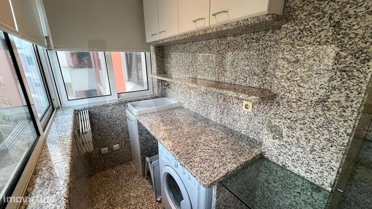 T2 de 124m2 , com lugar de garagem em Benfica - Grande imagem: 5/30