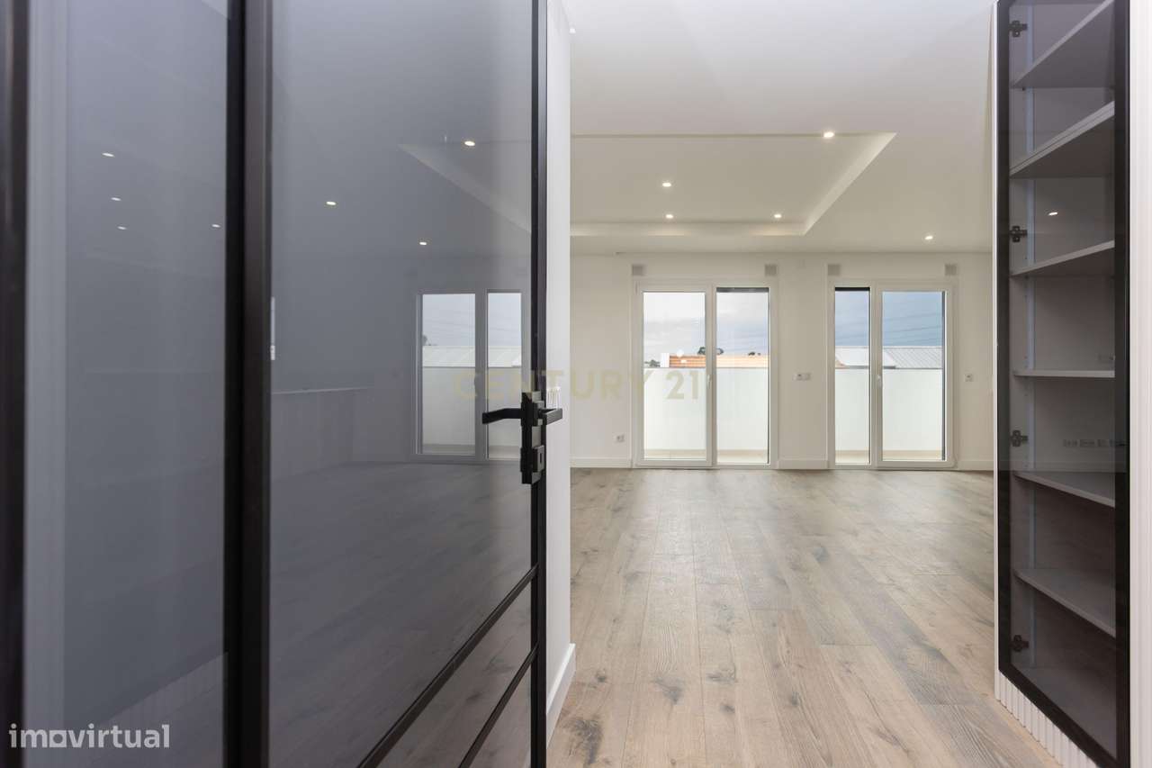 T3 de Luxo | 2.º Andar Direito | Varanda em L | Quinta do Desembargado-46