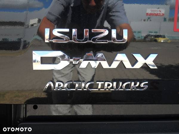 Emblemat ISUZU ORYGINAŁ nowy do D-max a po 2012r - 4