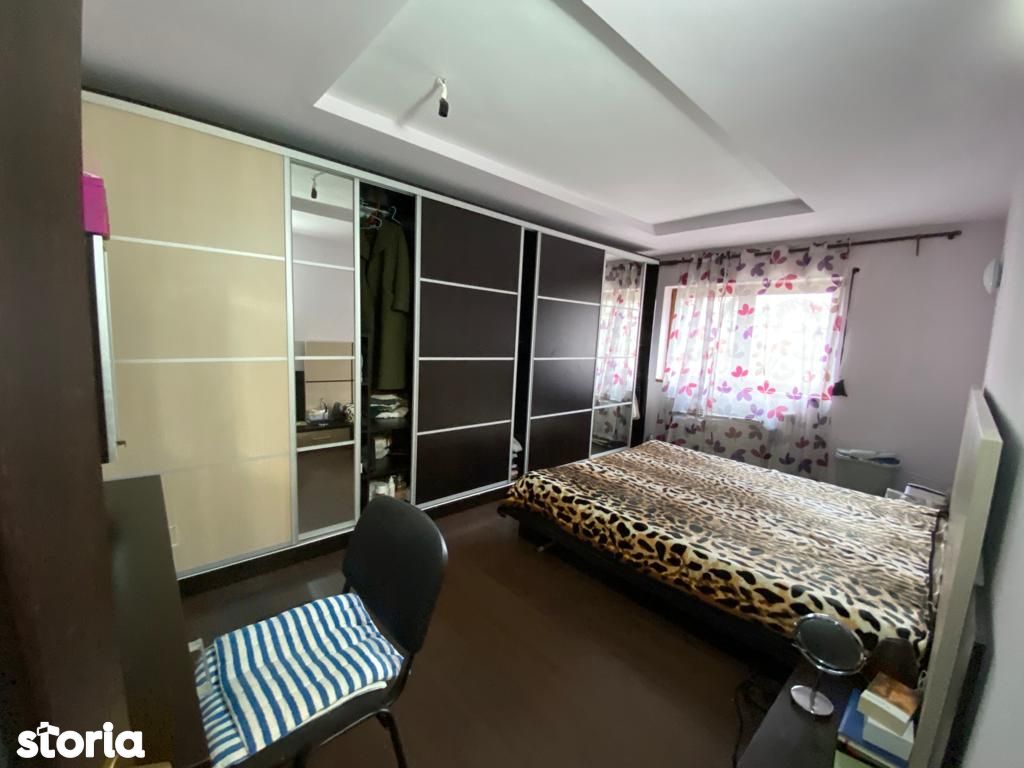 Apartament 3 camere Nicolina - Prima statie , 71 mp , etaj mic