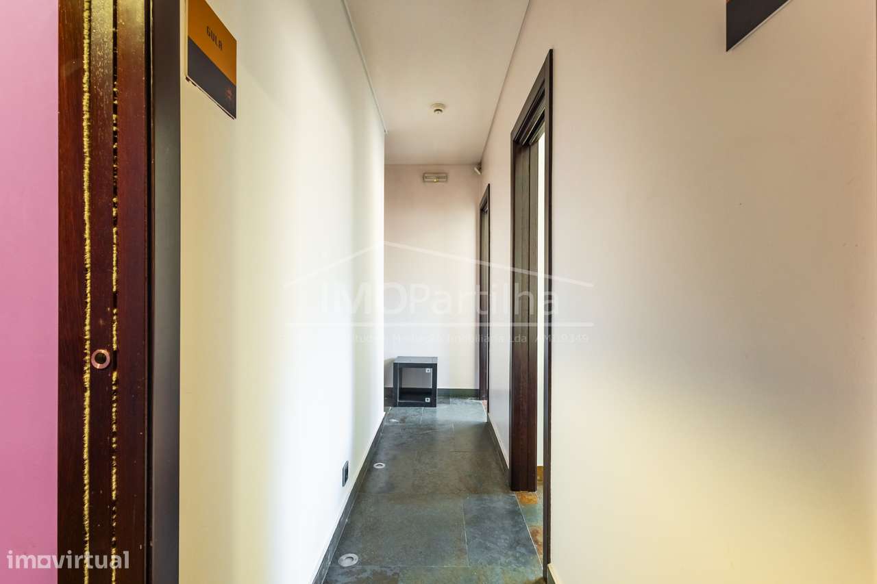 Loja com projeto aprovado P/ T2 na Parede - Cascais-8