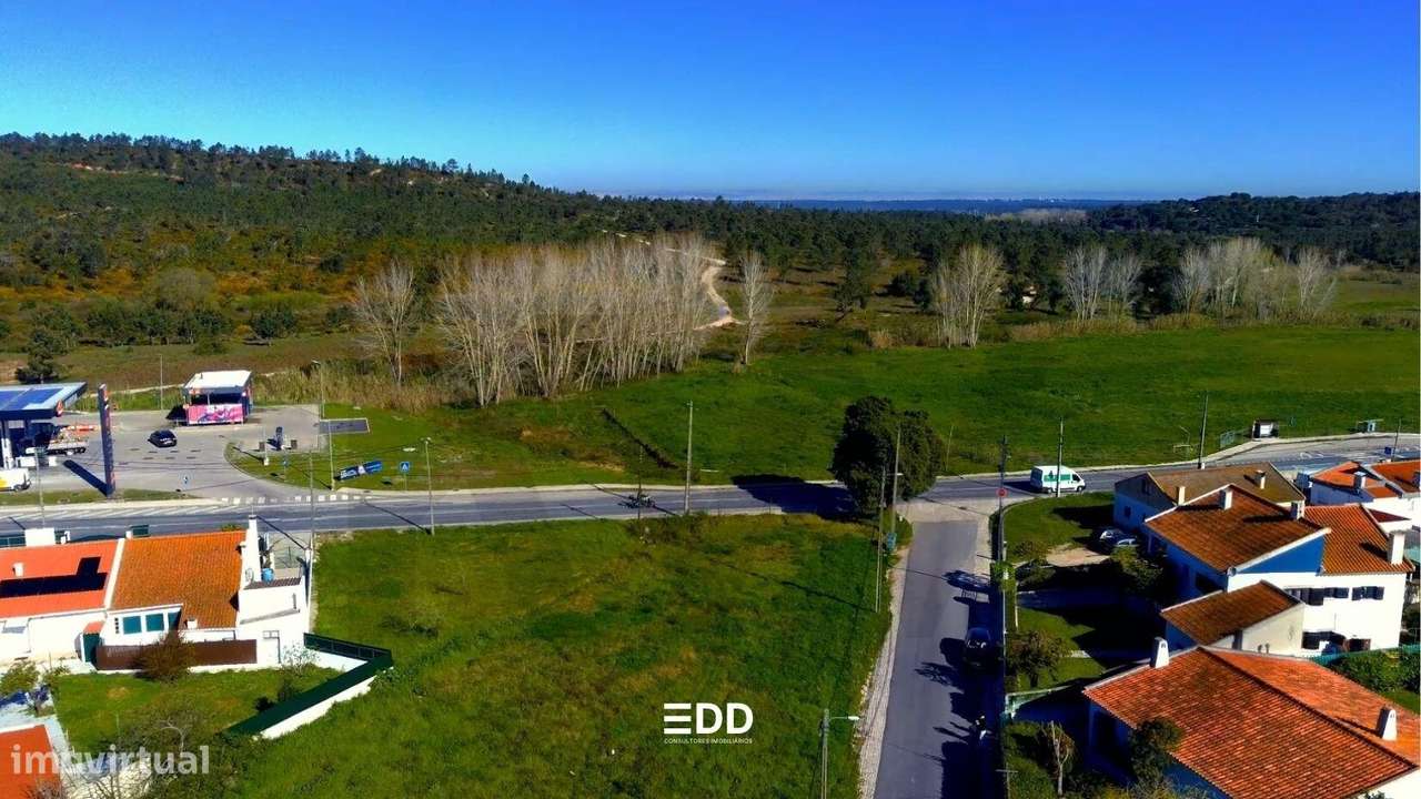 Terreno urbano em Sesimbra | 2.250 m2 com viabilidade para 7 moradias - Grande imagem: 4/9