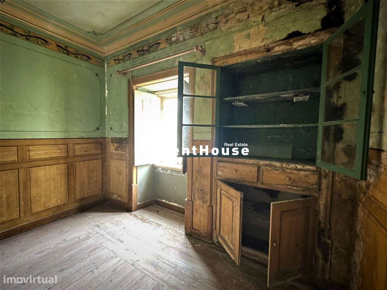 Prédio para reconstrução nas Muralhas - Grande imagem: 4/7