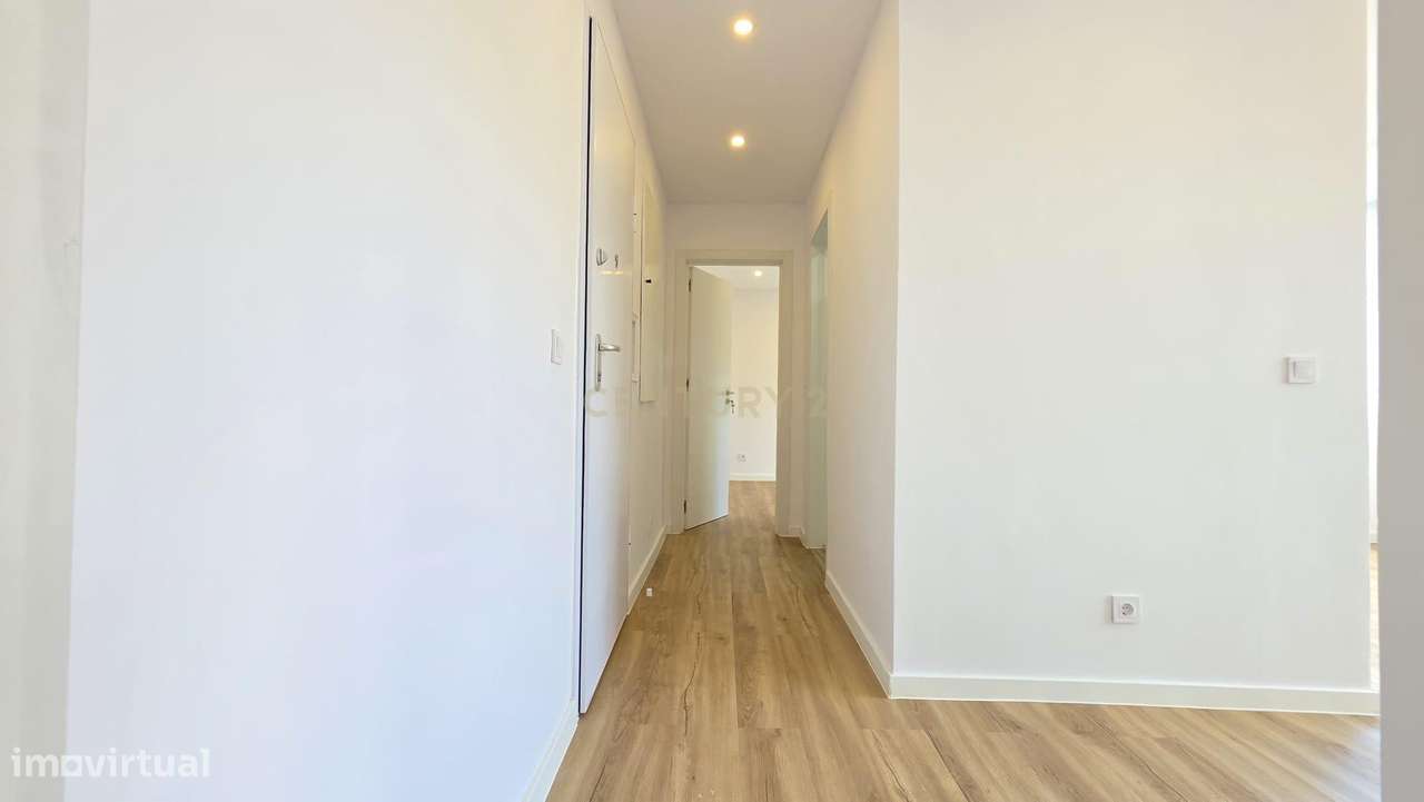 T2 Totalmente Remodelado | Damaia – Amadora | A 5 Minutos da Estação-8